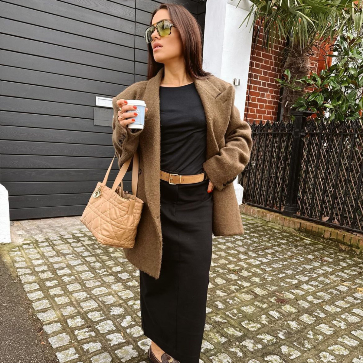 Black long sleeve T-shirt – a wardrobe essential