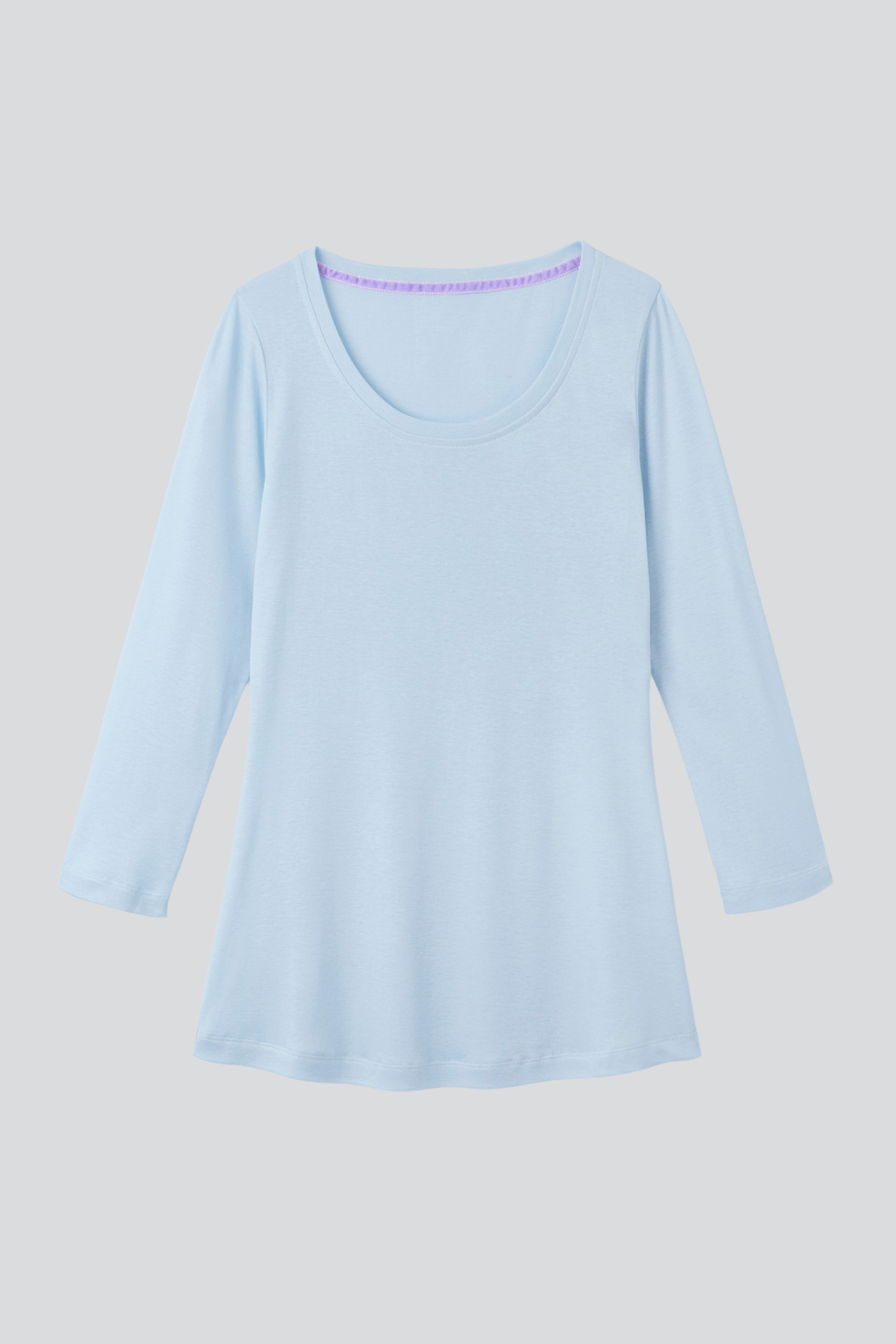 Light blue 3/4 sleeve scoop neck t-shirt