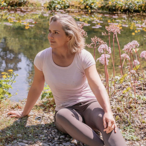 Liz Earle wearing Lavender Hill Linen Scoop Neck T-Shirt