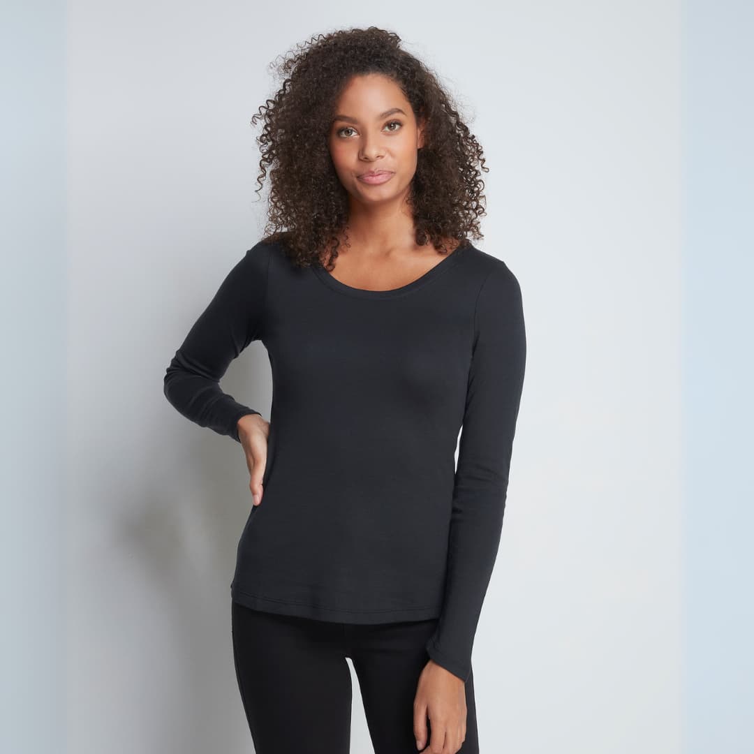 Black long sleeve scoop neck t-shirt