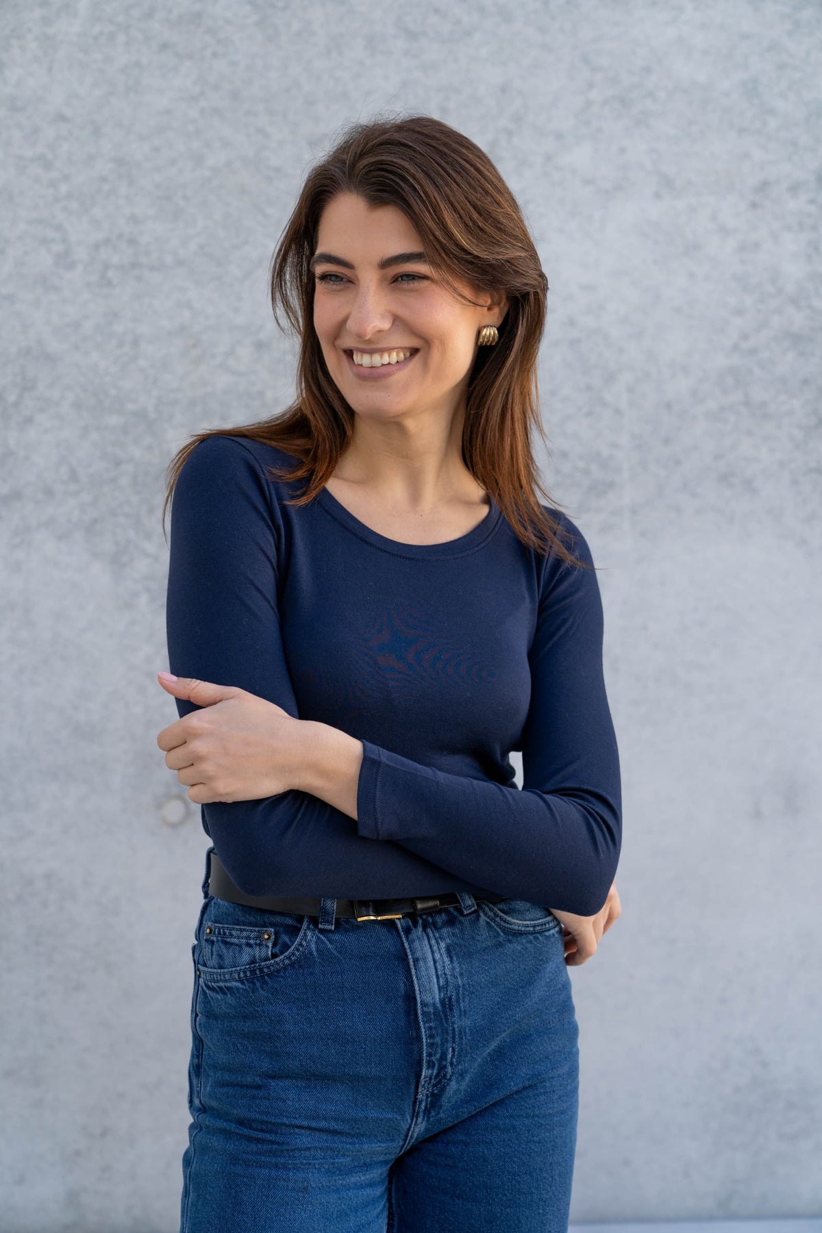 The Layering T-shirt Pair: navy long sleeve scoop neck T-shirt worn